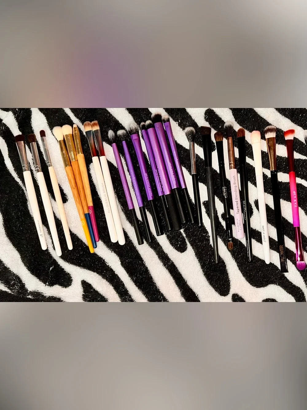 27 Mixed Makeup Brush Collection in Black, Pink, Purple & Cream